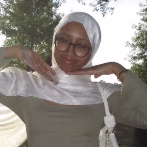 Muna Yassin